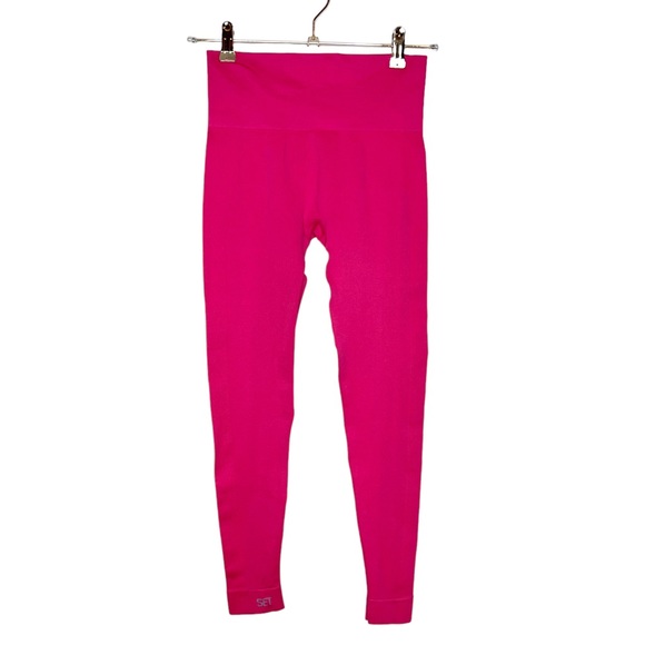 SET ACTIVE SculptFlex Leggings in Hot Pink. Size Small - Picture 4 of 7